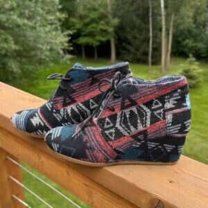 TOMS size 8 Aztec Jacquard Navajo Desert Wedge Lace Up Ankle Booties